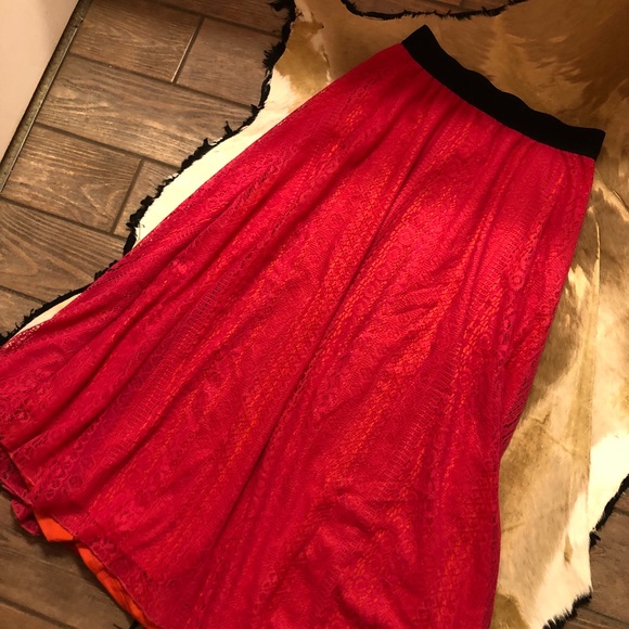 LuLaRoe Dresses & Skirts - Lularoe medium Lucy